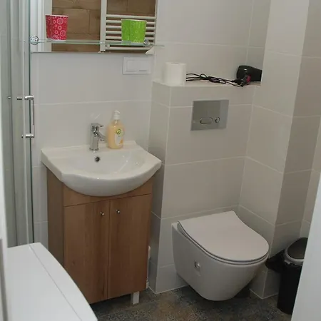 Cozy Penthouse Praga Kamionek Apartman *