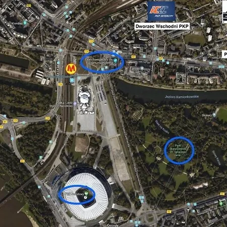 Cozy Penthouse Praga Kamionek شقة