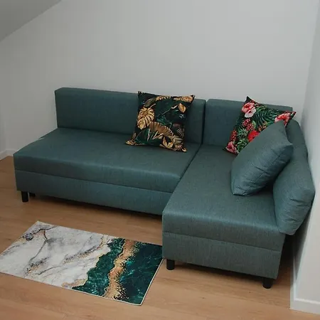 Cozy Penthouse Praga Kamionek アパート