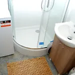 Apartamento Cozy Penthouse Praga Kamionek Varsóvia